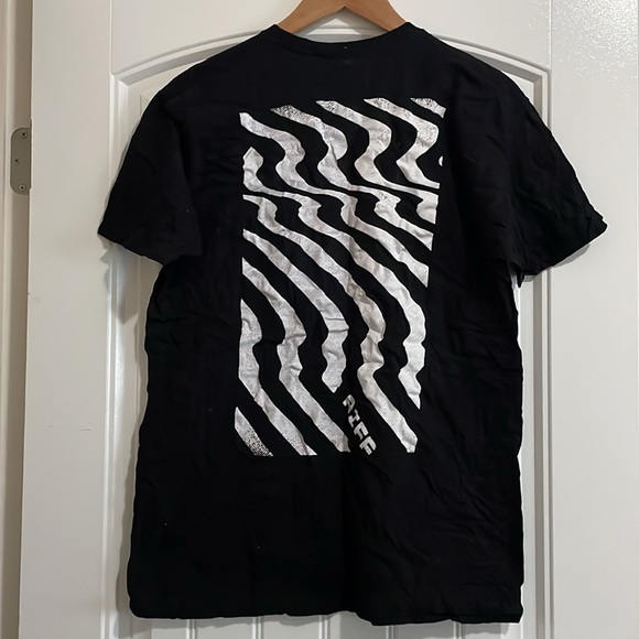 Large Riff T-shirt - Picture 2 of 5